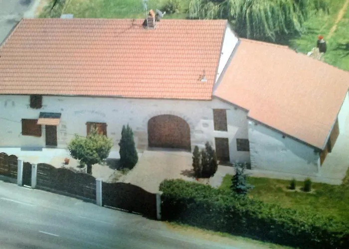 Studio A La Campagne Dans Corps De Ferme Renovee