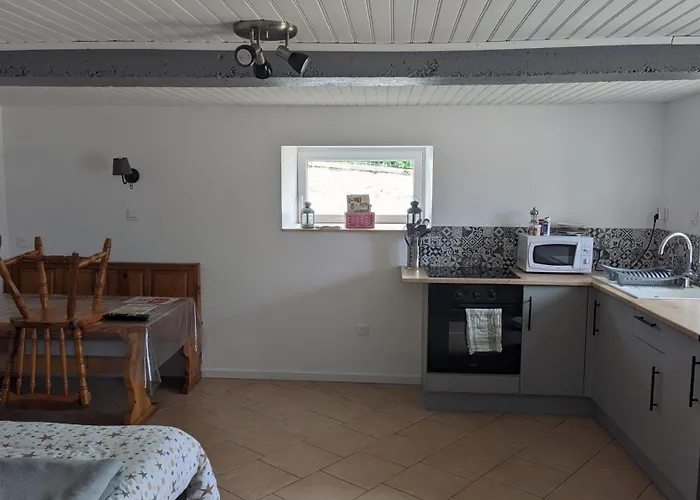 Studio A La Campagne Dans Corps De Ferme Renovee
