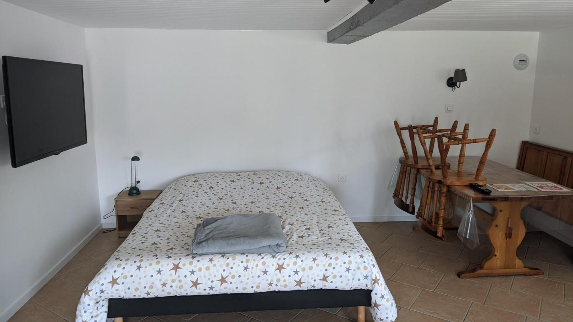 A La Campagne Dans Corps De Ferme Renovee Apartment *